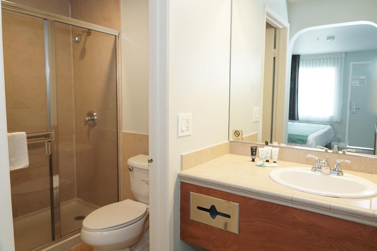 Riverleaf Inn Mission Valley Сан-Диего Экстерьер фото
