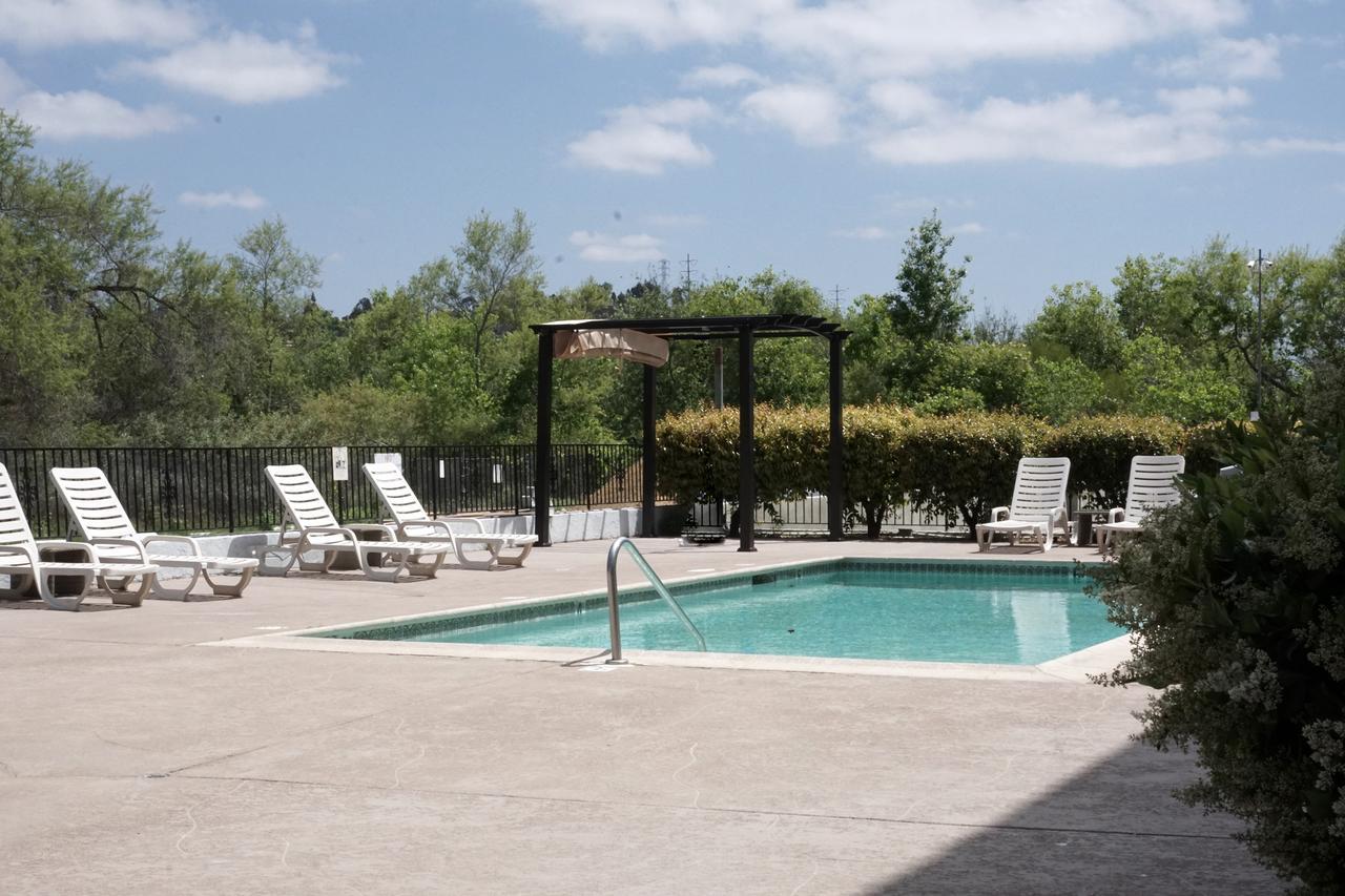 Riverleaf Inn Mission Valley Сан-Диего Экстерьер фото