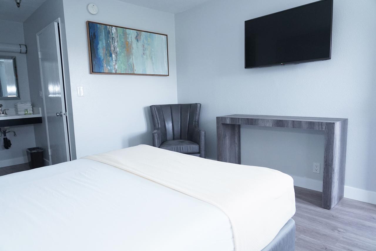 Riverleaf Inn Mission Valley Сан-Диего Экстерьер фото