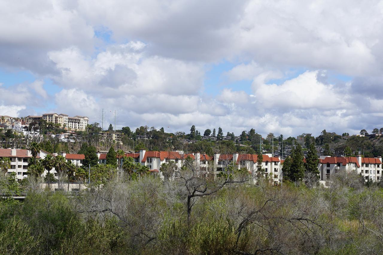 Riverleaf Inn Mission Valley Сан-Диего Экстерьер фото