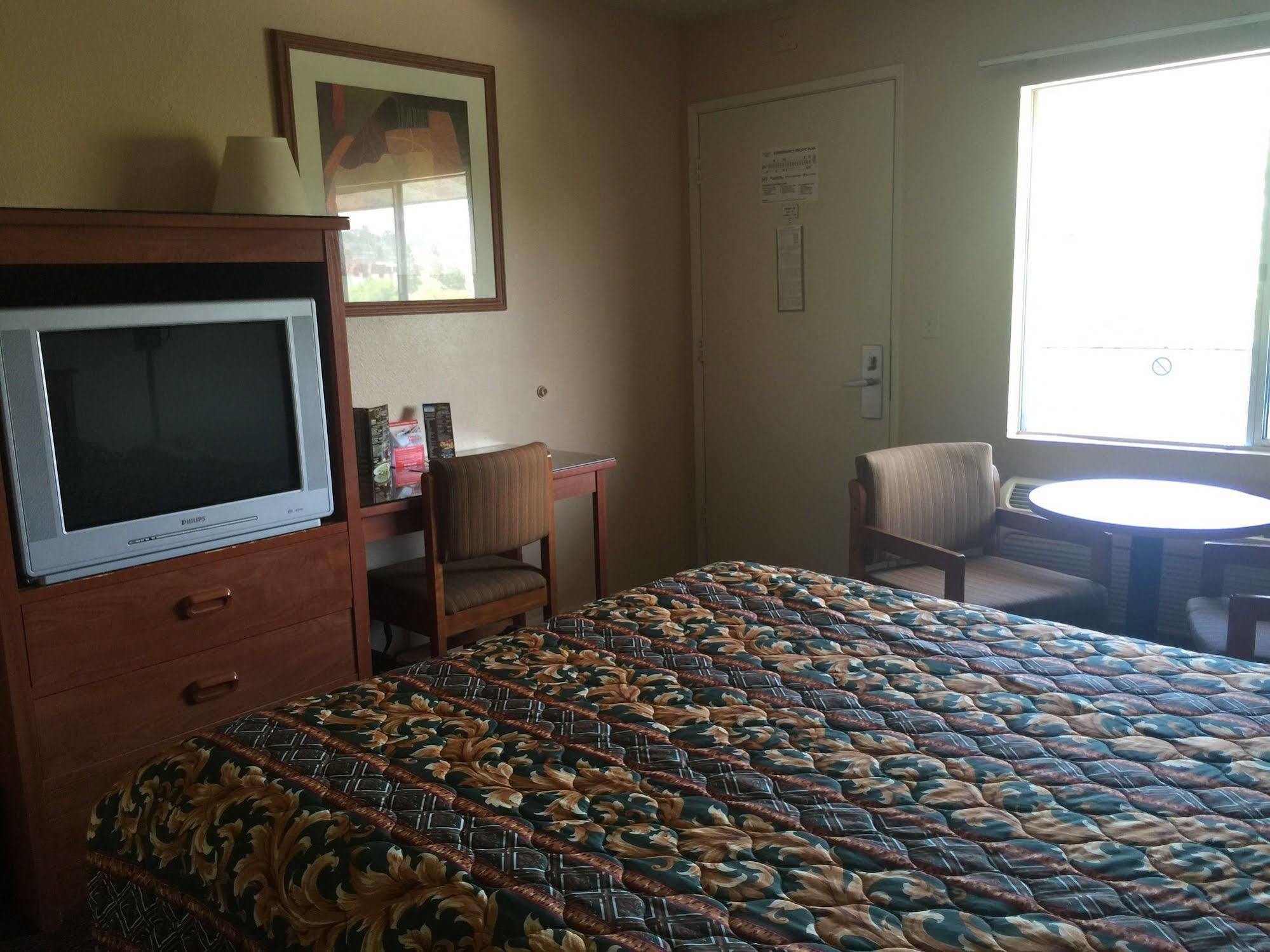 Riverleaf Inn Mission Valley Сан-Диего Экстерьер фото